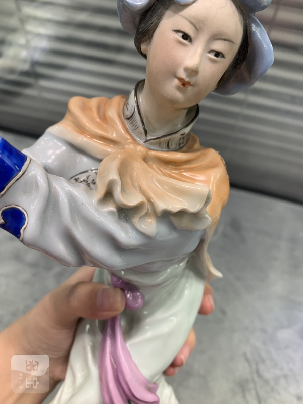 民国粉彩仙女塑像 - 图7